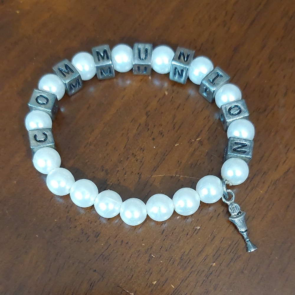 Roman Catholic Communion Spell out Faux Pearls Stretch Bracelet Chalice Charm